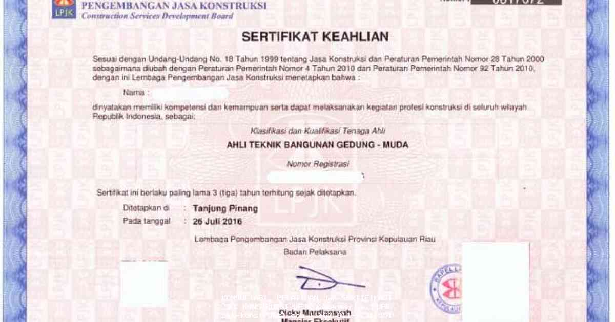 Sertifikat Keahlian: Pentingnya Bukti Kemampuan di Bidang Profesional 